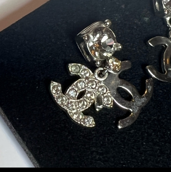 💕2X HP💕Authentic Chanel Earrings💕 - Picture 7 of 7
